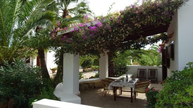 Appartamentos Michel Dos San Ferrán de ses Roques Ngoại thất bức ảnh